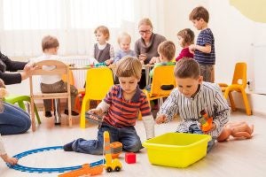 Spielende Kinder