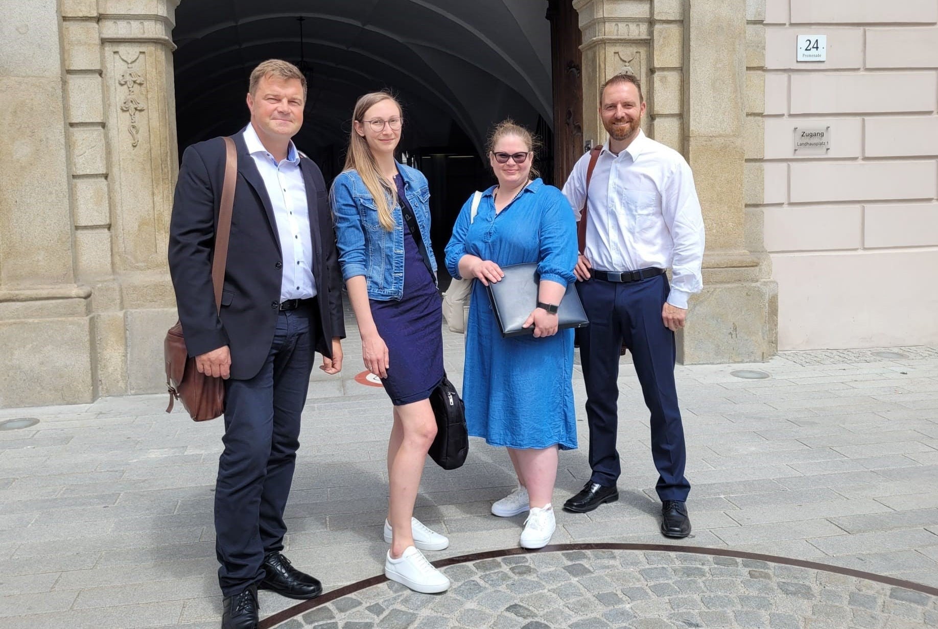 Das Verhandlungsteam der GPA (v. links): Wolfgang Gerstmayer, Astrid Reiter und die BetriebsrätInnen Barbara Tacho (Caritas) und Markus Niederhauser (Kinderfreunde)