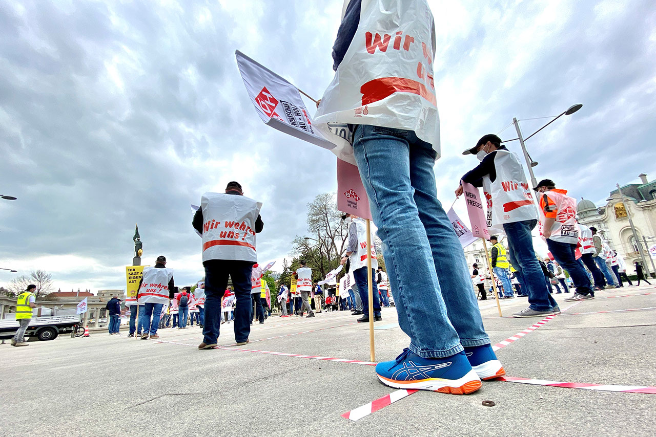 Holzverarbeitende Industrie: Arbeitgeber sind auf dem "Holzweg"