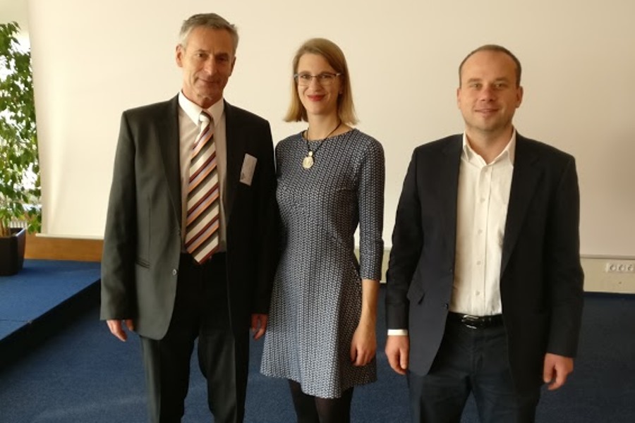 GPA-djp Reisecker und Grula gratulieren Michálek (links) zur Wiederwahl