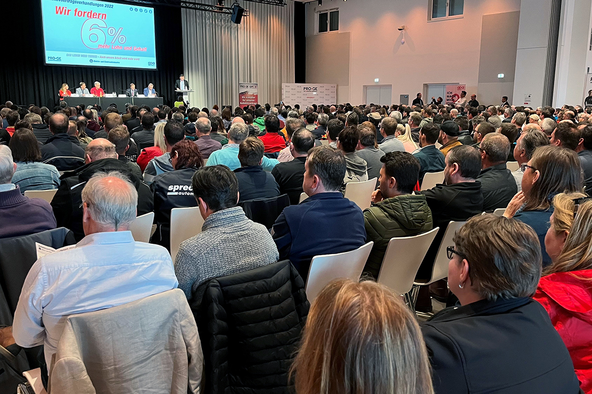 KV Elektro-/Elektronikindustrie: BetriebsrätInnenkonferenz mit rund 500 TeilnehmerInnen in Wien.