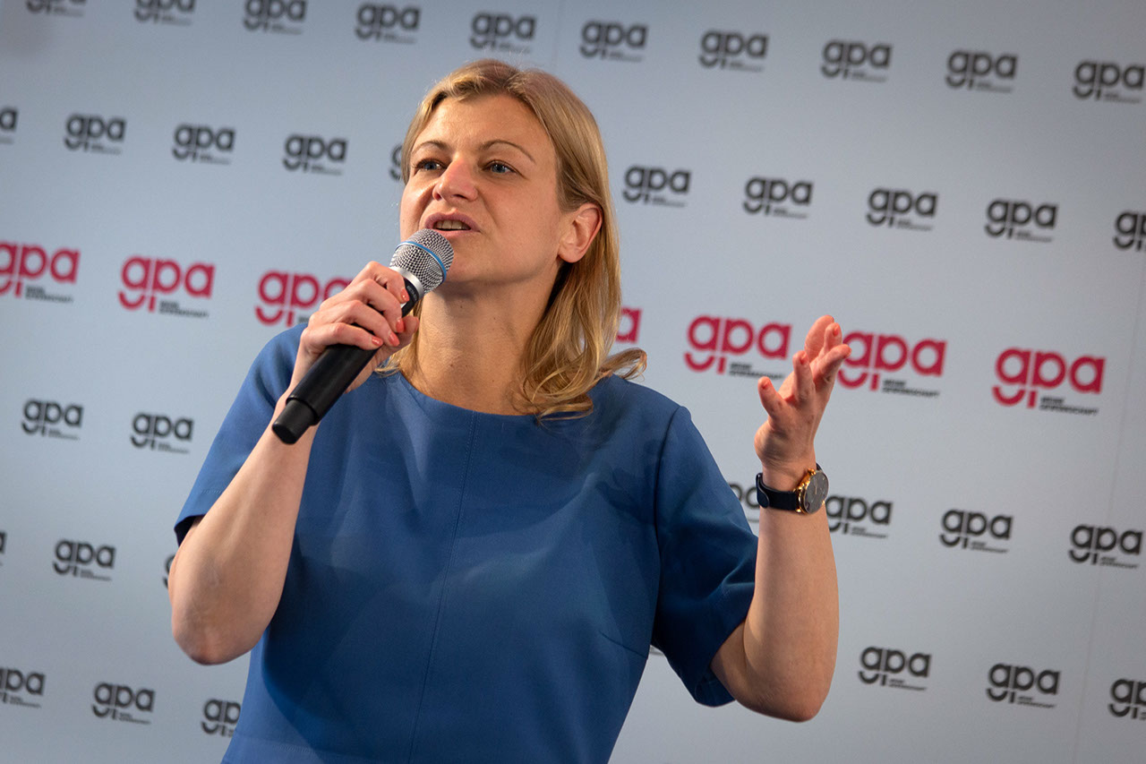Barbara Teiber, Vorsitzende der Gewerkschaft GPA